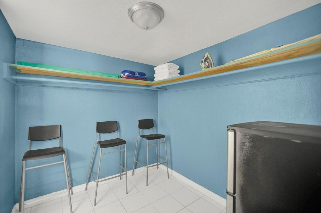 Private Hallandale Beach Studio Wbath Walking Distance To The Beach Pool Free Parking Εξωτερικό φωτογραφία